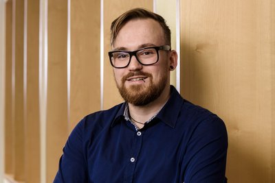 Tobias Gröber Portrait von Herrn Tobias Gröber, Mitarbeiter IT & Digitalisierung in den DR. ERLER KLINIKEN.